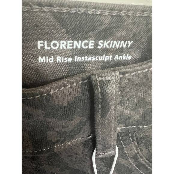 NWT DL1961 Jeans / Black-Snakeskin Pattern / Size 31 - Picture 10 of 11